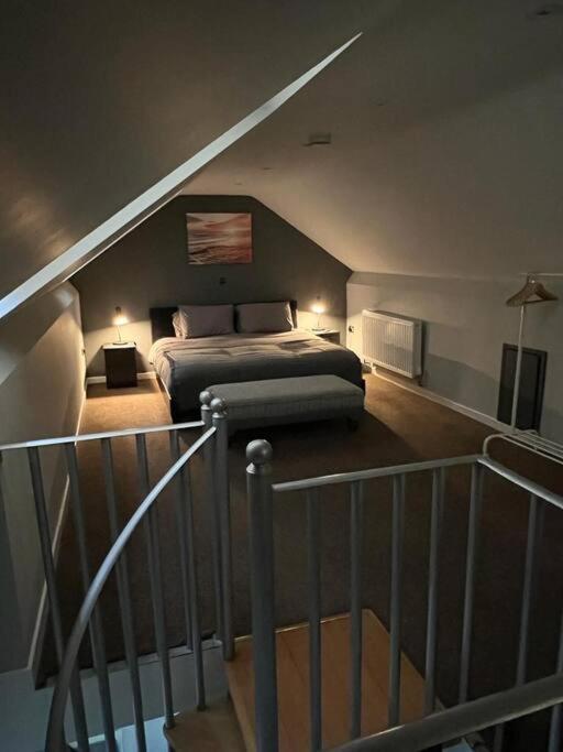 Superb Three Bed Garnant Duplex! Lägenhet Exteriör bild