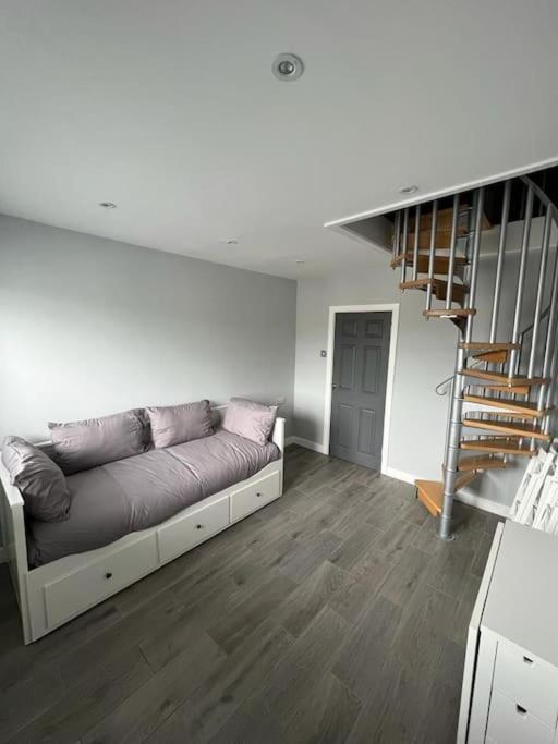 Superb Three Bed Garnant Duplex! Lägenhet Exteriör bild