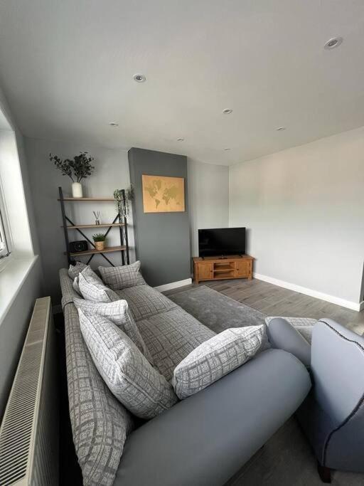 Superb Three Bed Garnant Duplex! Lägenhet Exteriör bild
